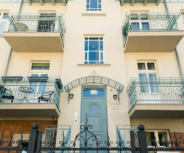 Sky And Sea By Renters Prestige Апартаменти *